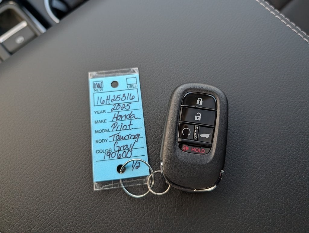 2025 Honda Pilot Touring