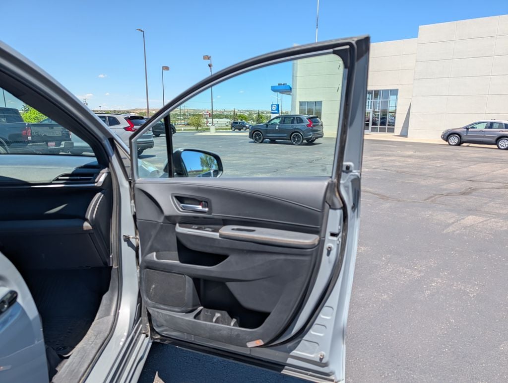 2025 Toyota Sienna Woodland Edition