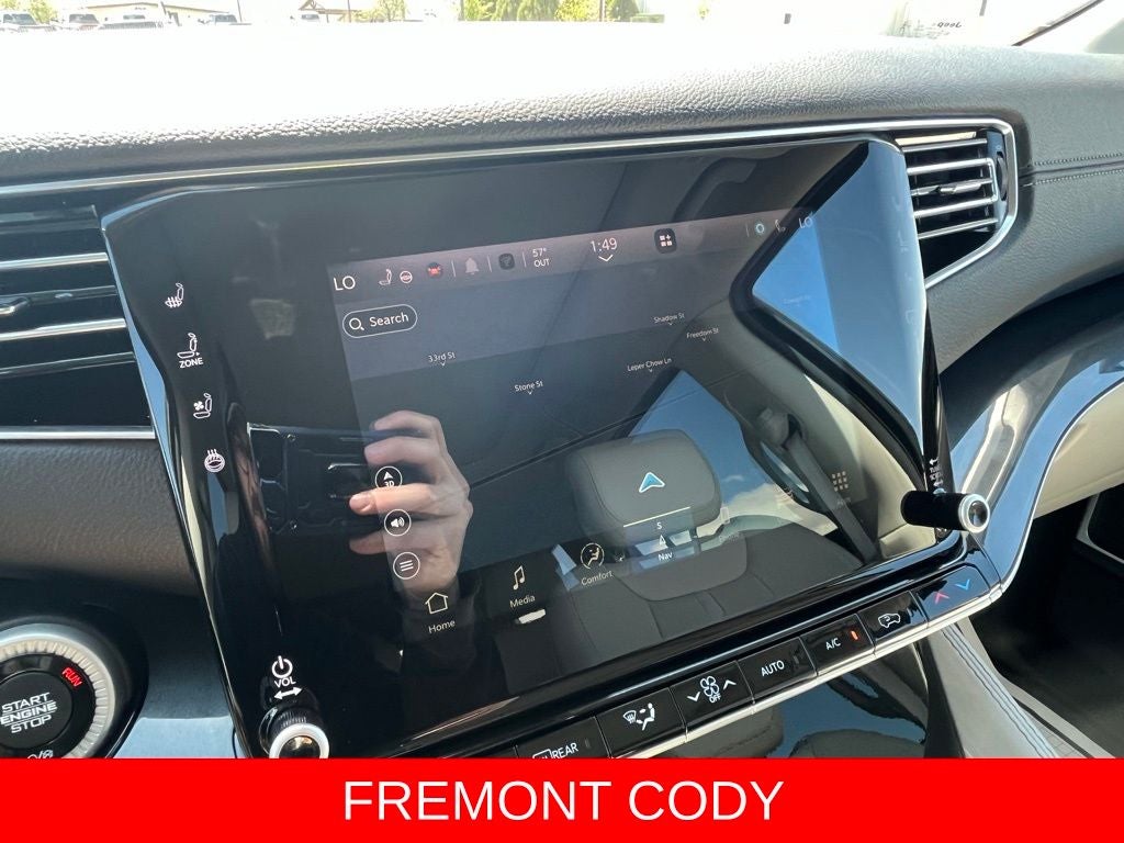 2023 Jeep Wagoneer Base