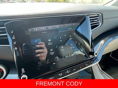 2023 Jeep Wagoneer Base