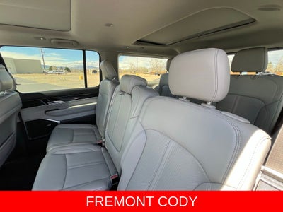 2023 Jeep Wagoneer Base