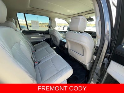 2023 Jeep Wagoneer Base