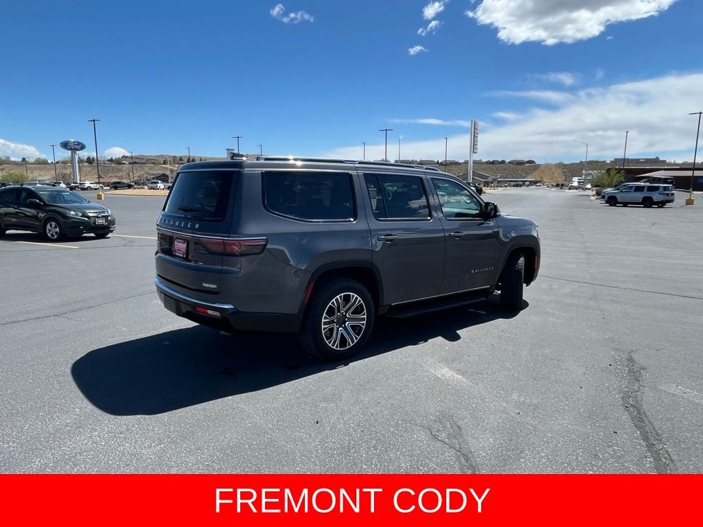 2023 Jeep Wagoneer Base