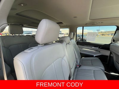 2023 Jeep Wagoneer Base