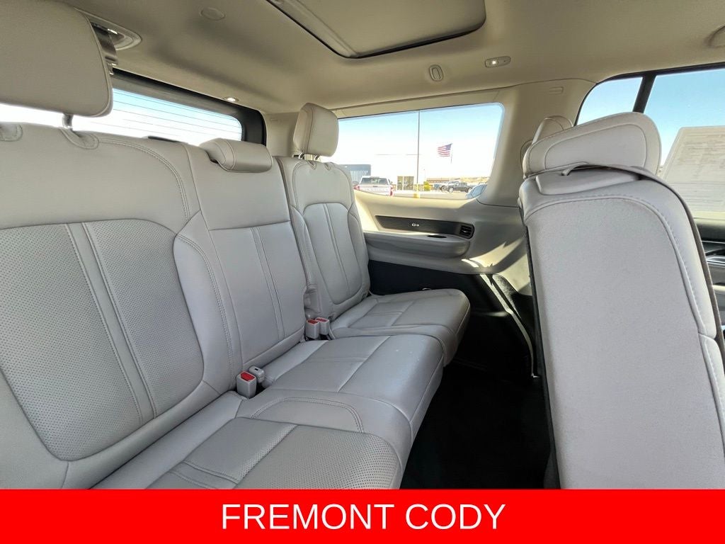 2023 Jeep Wagoneer Base