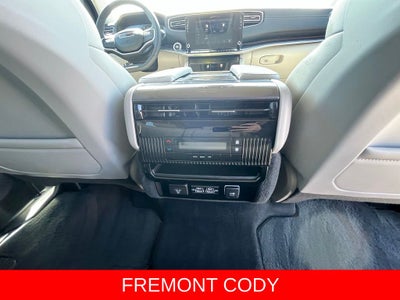 2023 Jeep Wagoneer Base