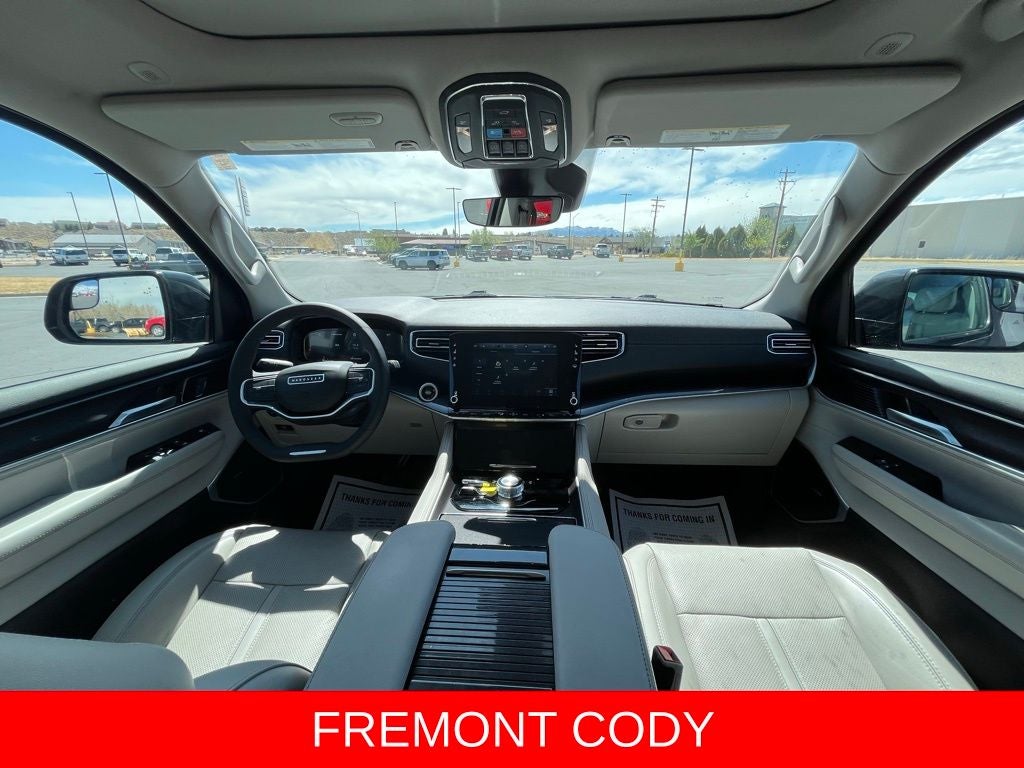 2023 Jeep Wagoneer Base