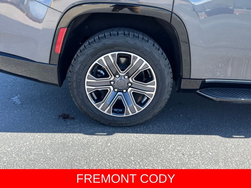 2023 Jeep Wagoneer Base