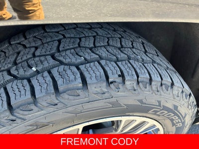 2023 Jeep Wagoneer Base