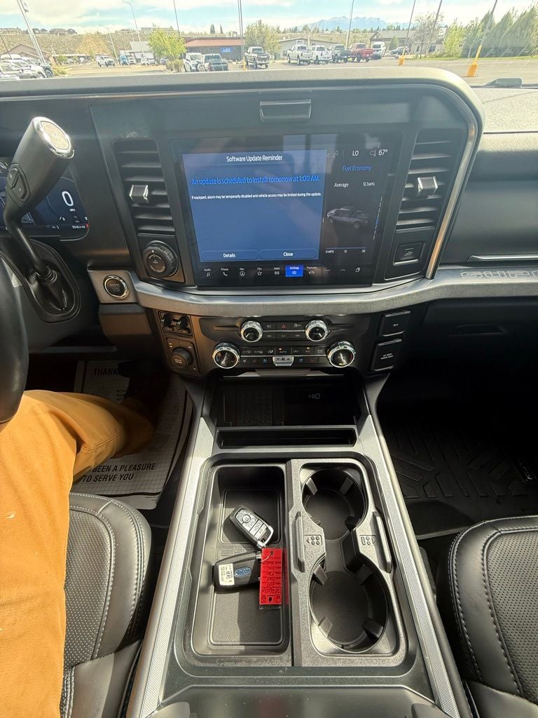2025 Ford F-350SD Platinum