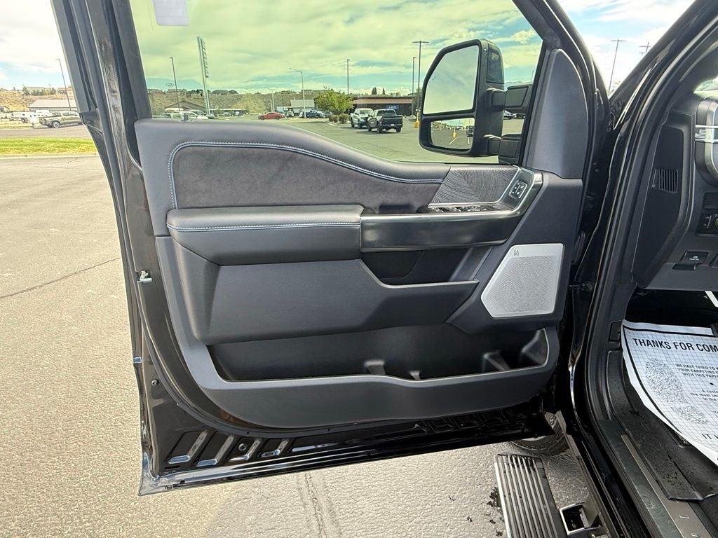 2025 Ford F-350SD Platinum
