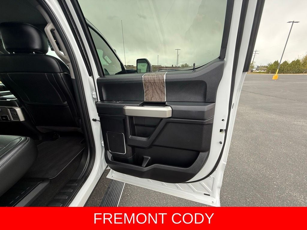 2017 Ford F-350SD Lariat DRW