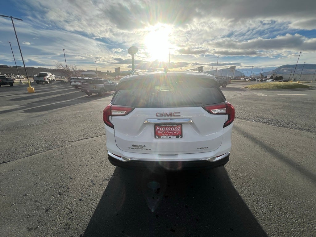 2024 GMC Terrain SLT AWD