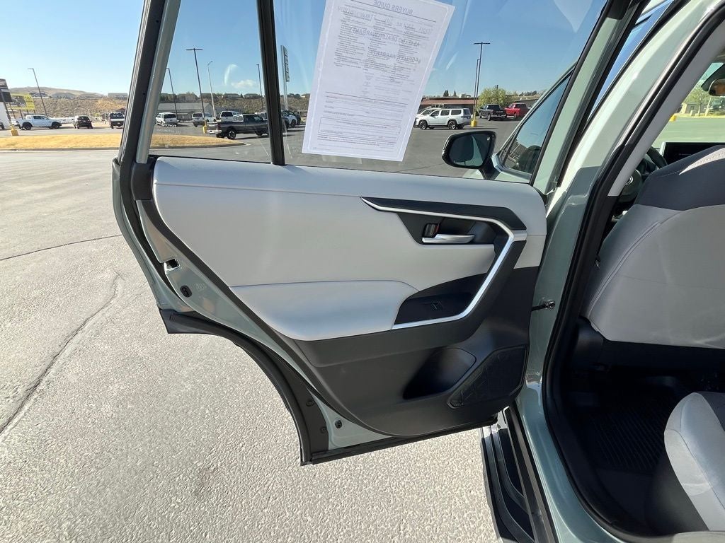 2023 Toyota RAV4 Hybrid XLE