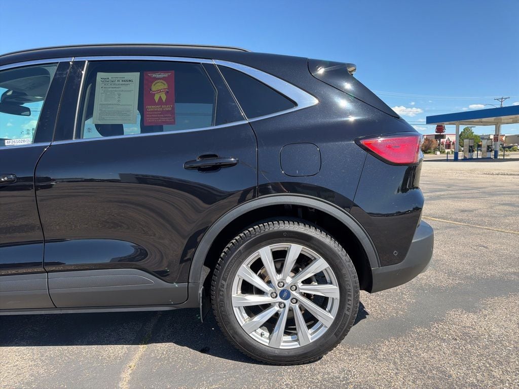 2022 Ford Escape Hybrid Titanium
