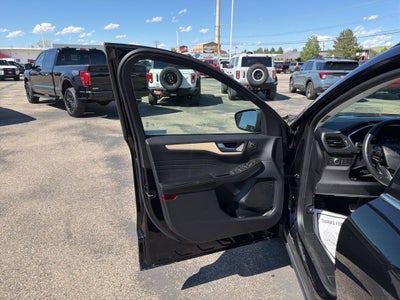 2022 Ford Escape Hybrid Titanium
