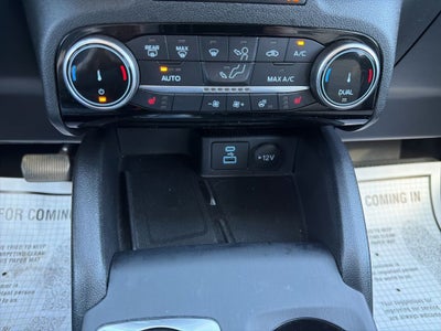 2022 Ford Escape Hybrid Titanium
