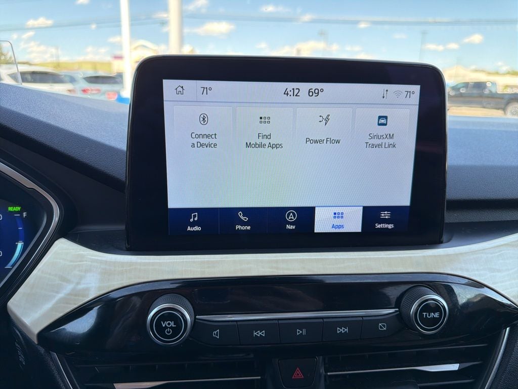 2022 Ford Escape Hybrid Titanium