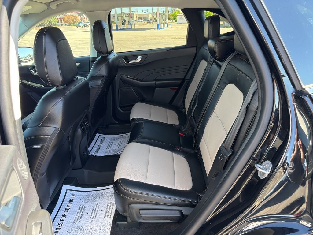 2022 Ford Escape Hybrid Titanium