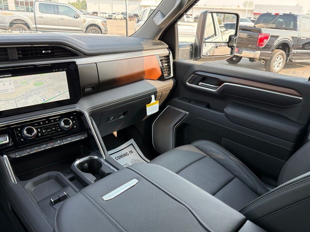 2025 GMC Sierra 2500HD Denali