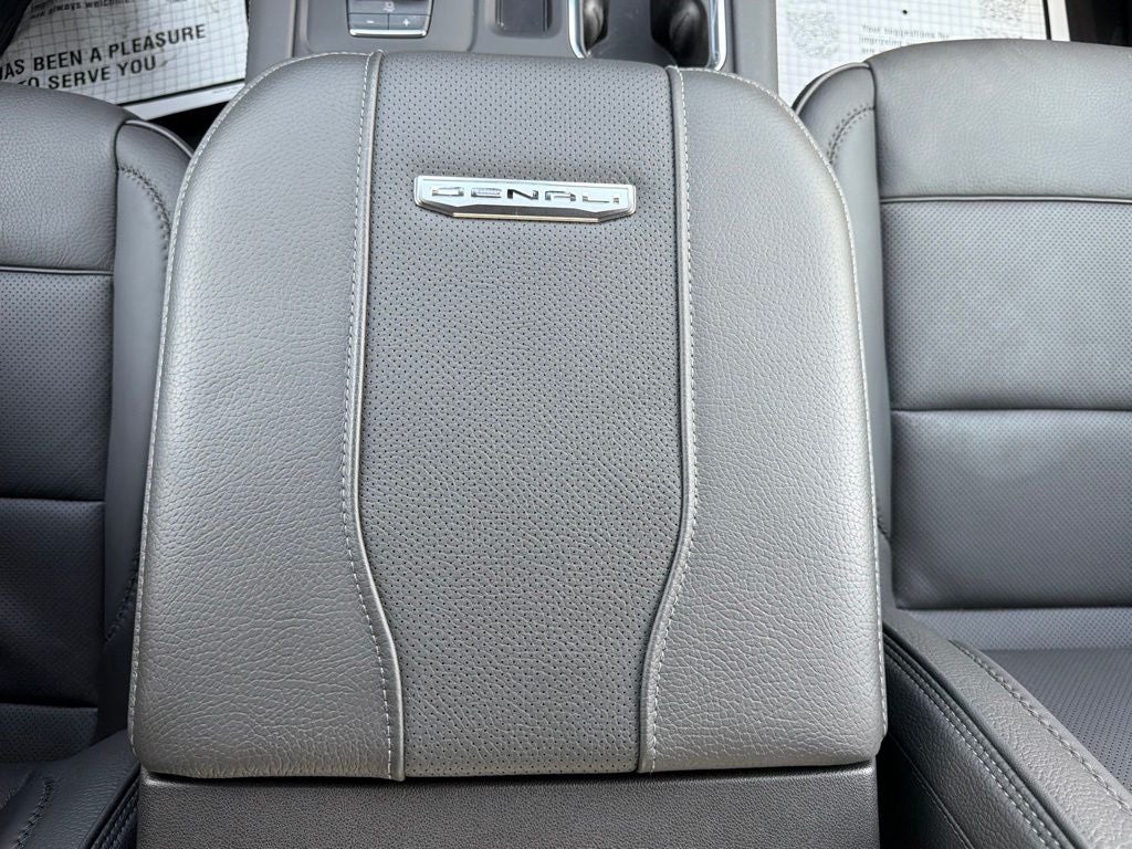 2025 GMC Sierra 2500HD Denali