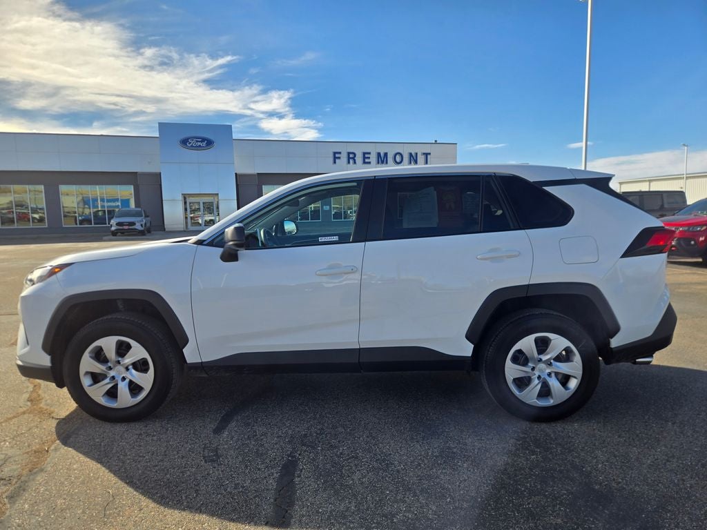 2025 Toyota RAV4 LE