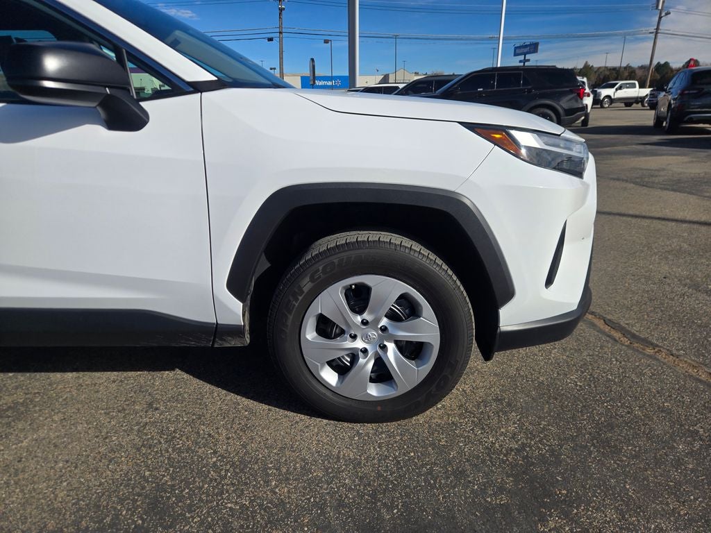 2025 Toyota RAV4 LE