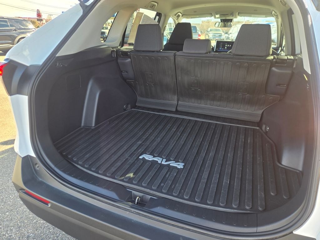 2025 Toyota RAV4 LE