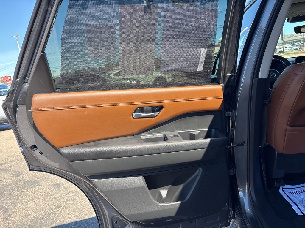 2023 Nissan Pathfinder Platinum