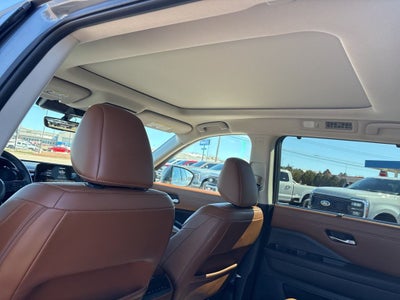 2023 Nissan Pathfinder Platinum