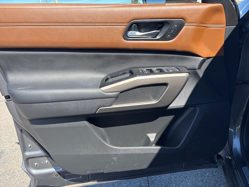 2023 Nissan Pathfinder Platinum