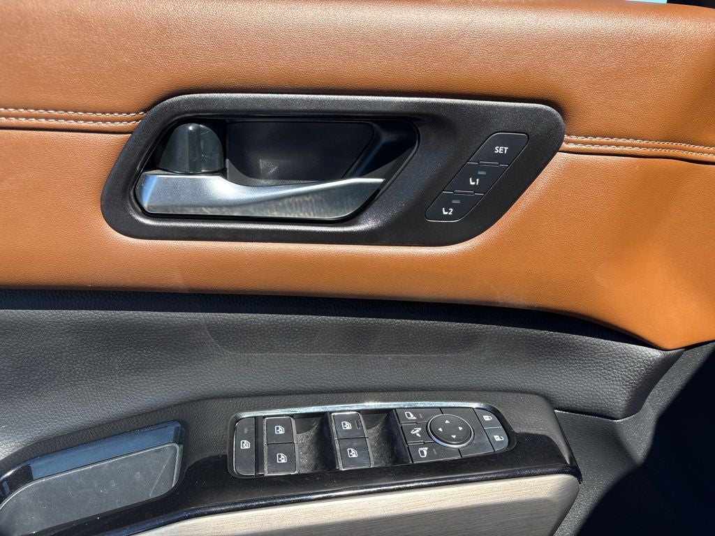 2023 Nissan Pathfinder Platinum