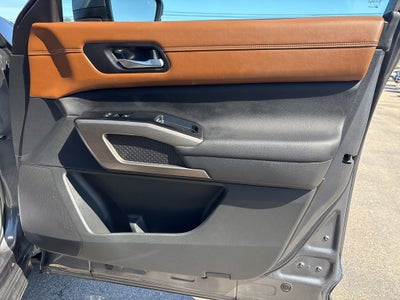 2023 Nissan Pathfinder Platinum