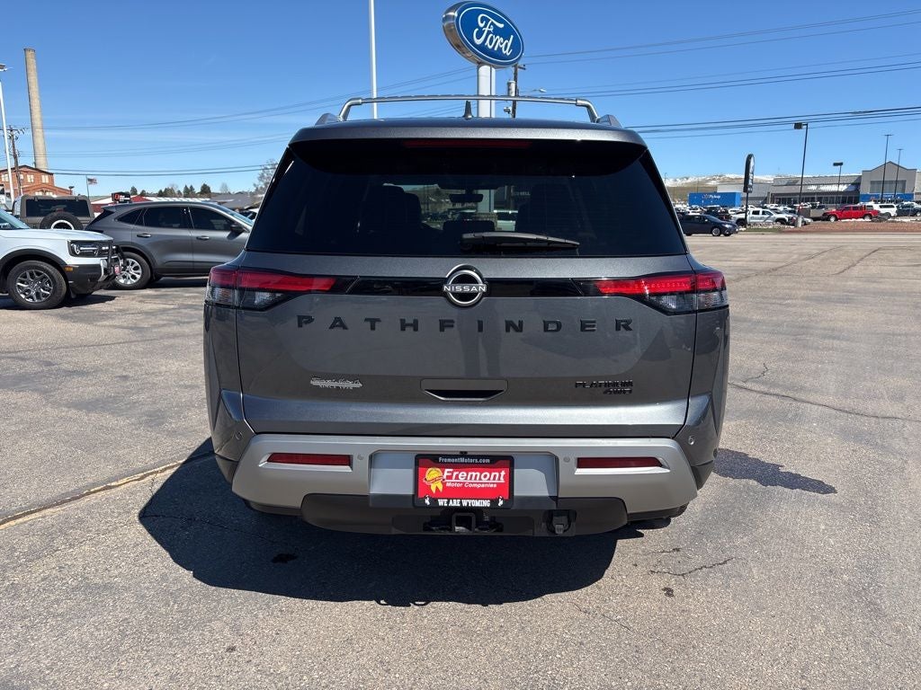 2023 Nissan Pathfinder Platinum