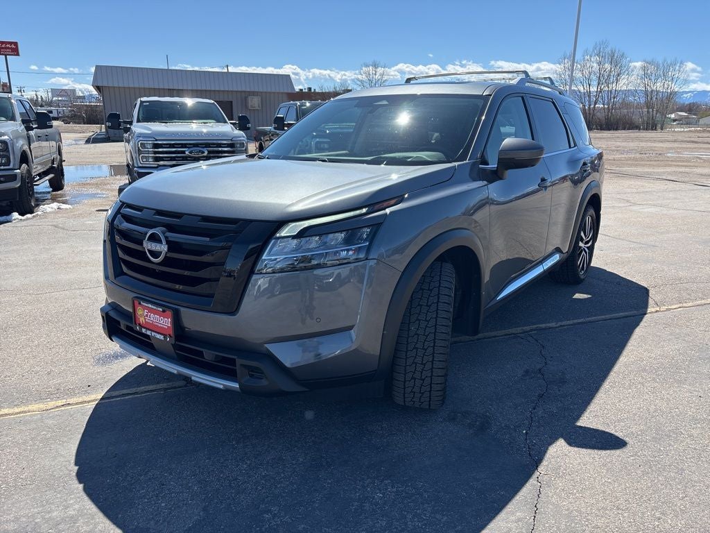 2023 Nissan Pathfinder Platinum