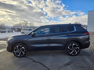 2024 Mitsubishi Outlander SE