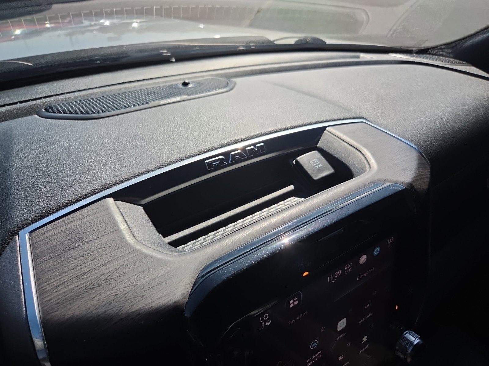 2025 RAM 1500 Laie Crew Cab 4x4 5'7' Box