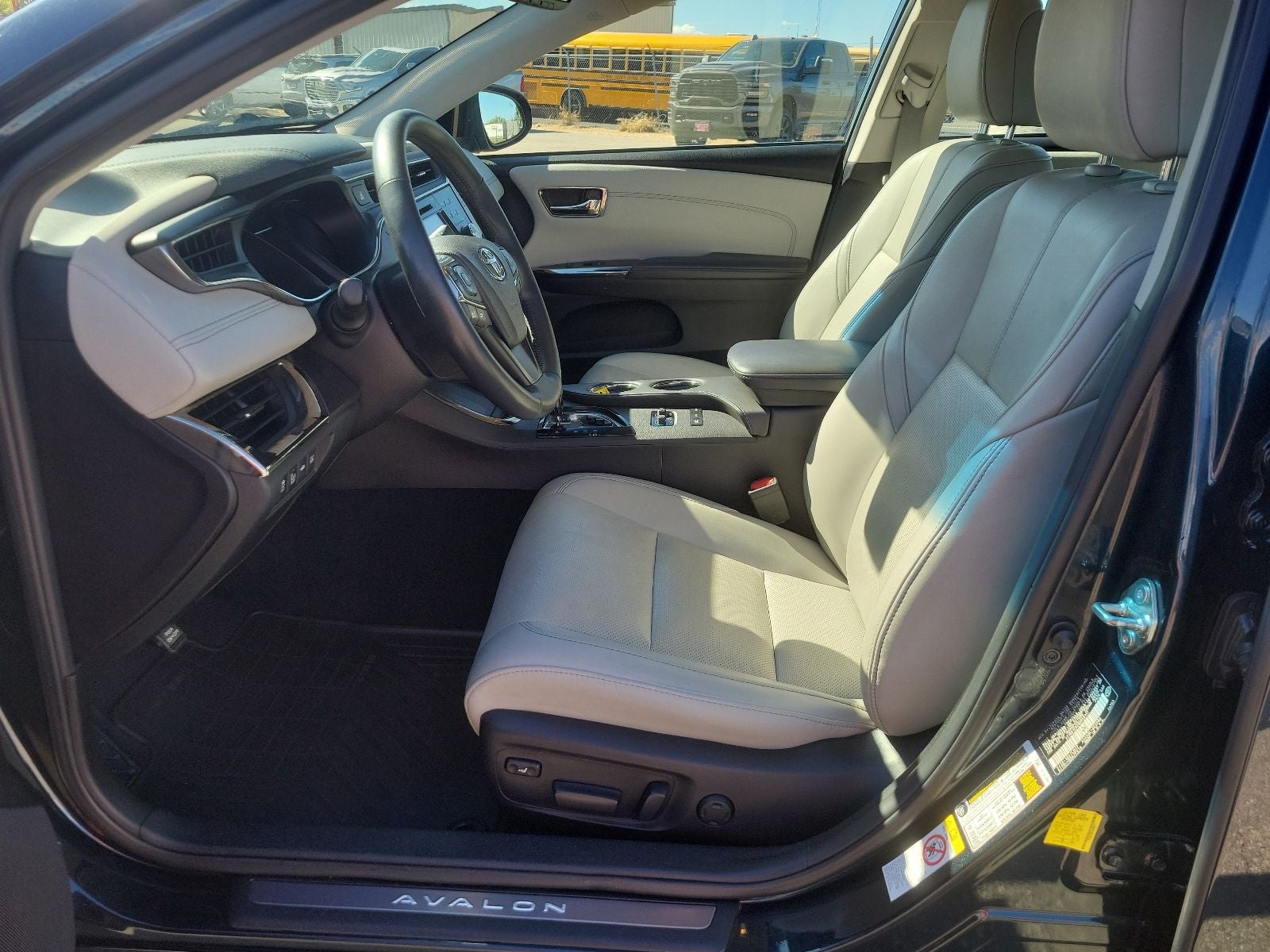 2016 Toyota Avalon Hybrid Base