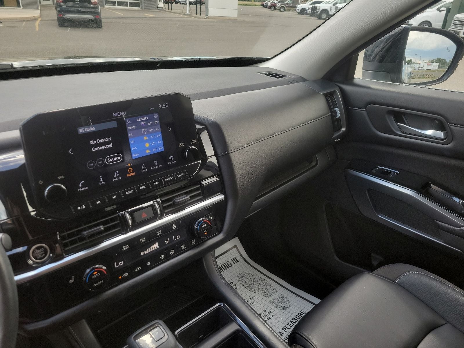 2023 Nissan Pathfinder SL