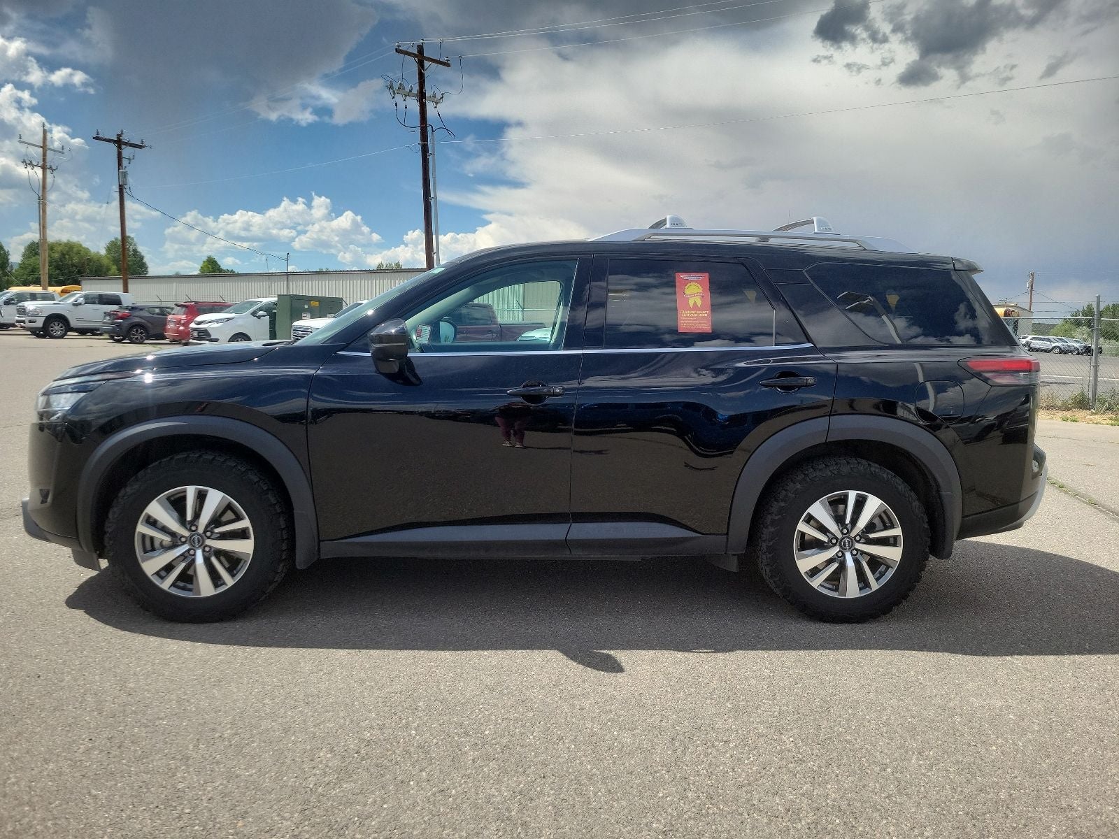 2023 Nissan Pathfinder SL