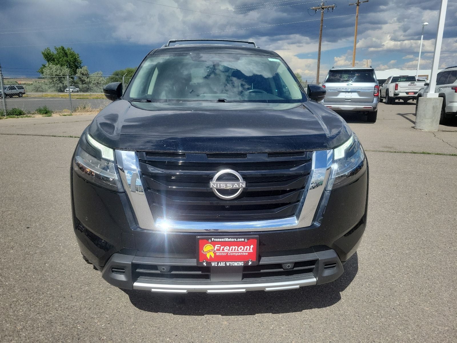 2023 Nissan Pathfinder SL