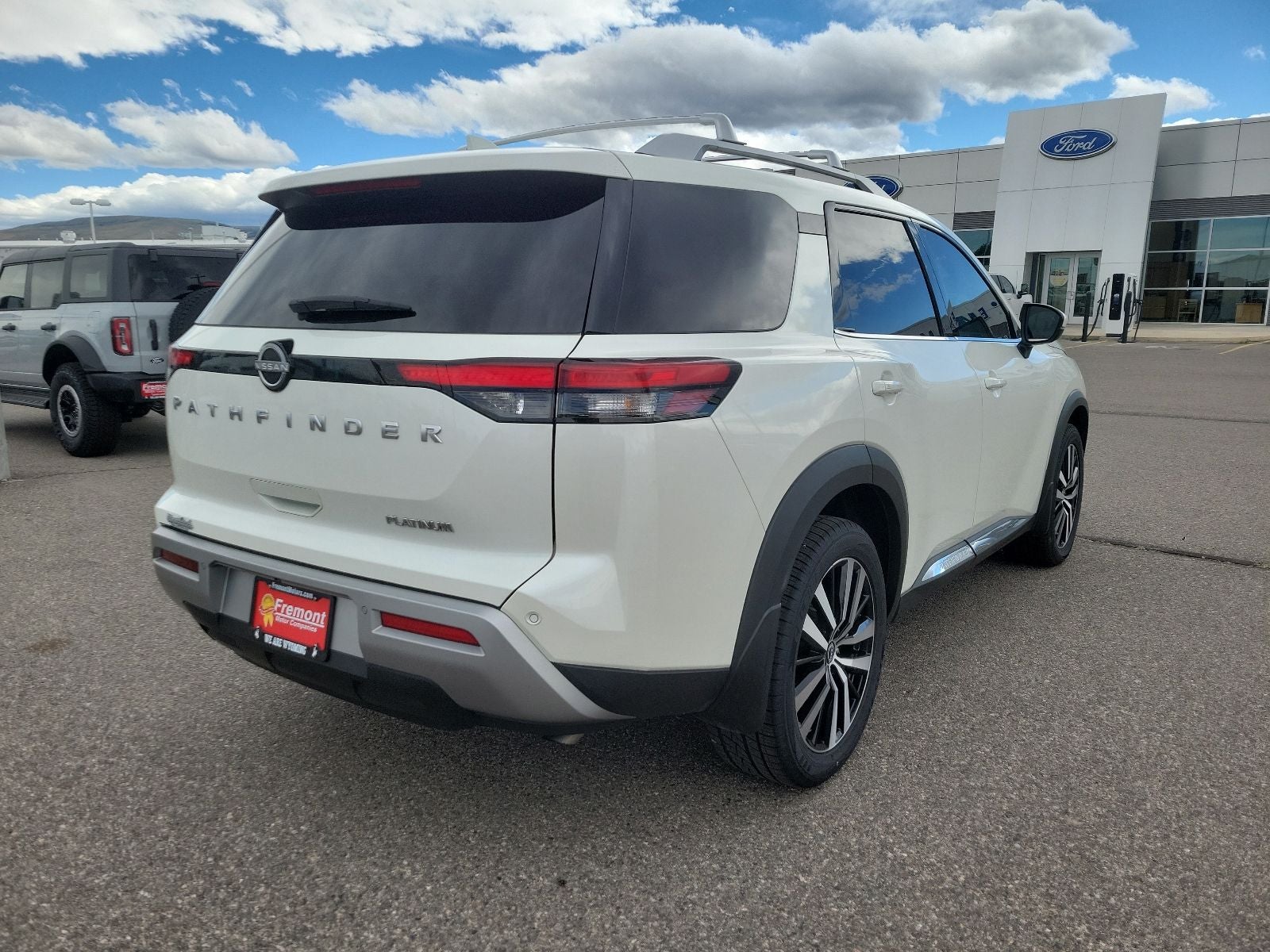 2024 Nissan Pathfinder Platinum